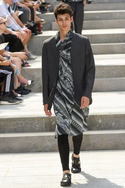 Look 34